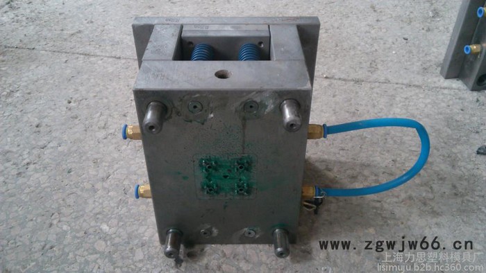 模具加工 塑料模图2