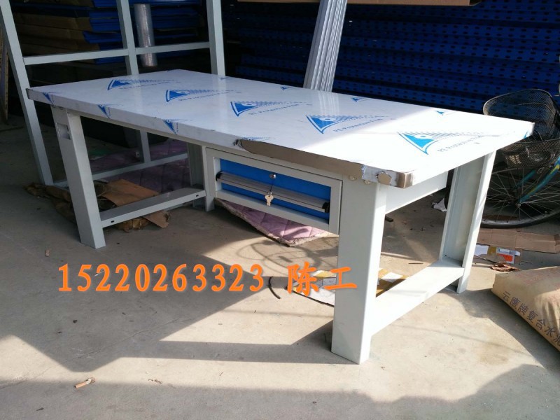 不锈钢钳工工作台03_conew2