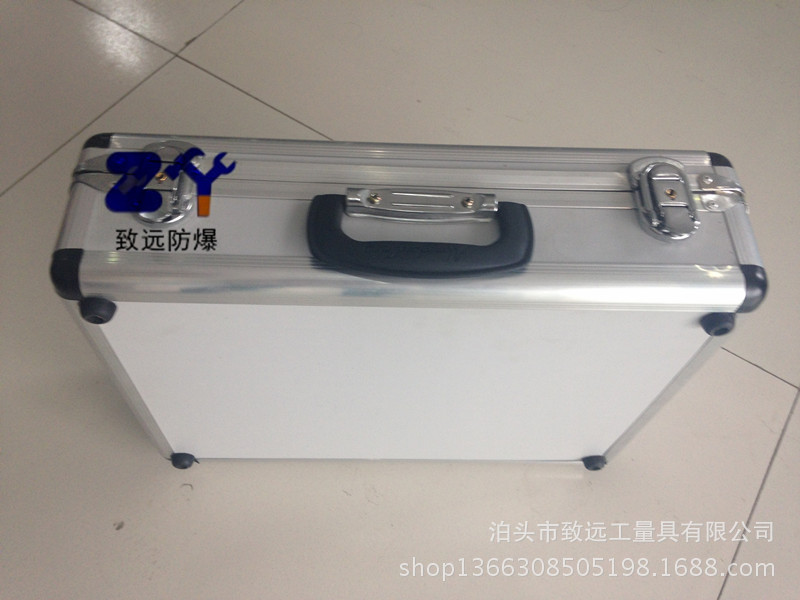 防爆工具箱侧面图