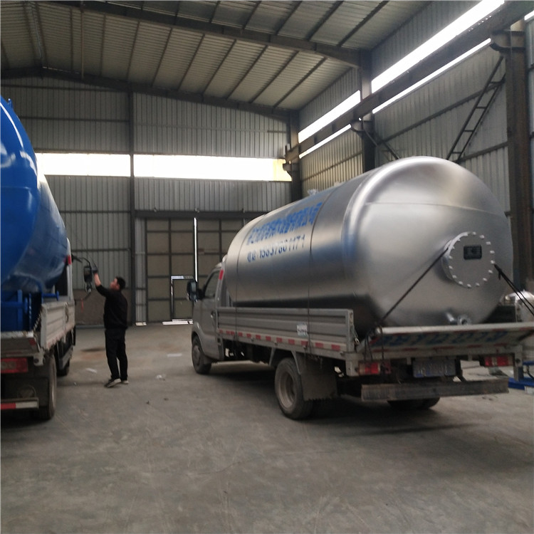 无塔供水压力罐服务网点    －    供水管件