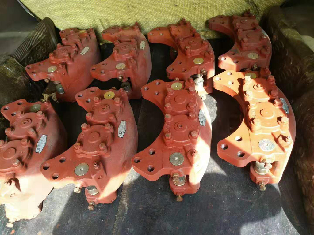 弘鼎工程机械 供应徐工压路机气弹簧 发电机厂家