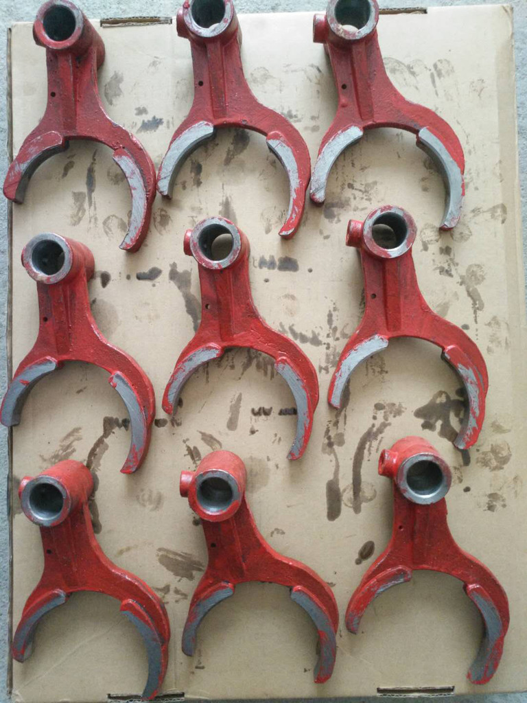 弘鼎工程机械 供应徐工压路机气弹簧 发电机厂家