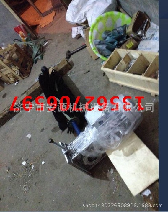 电动滚刷清扫器黑色1