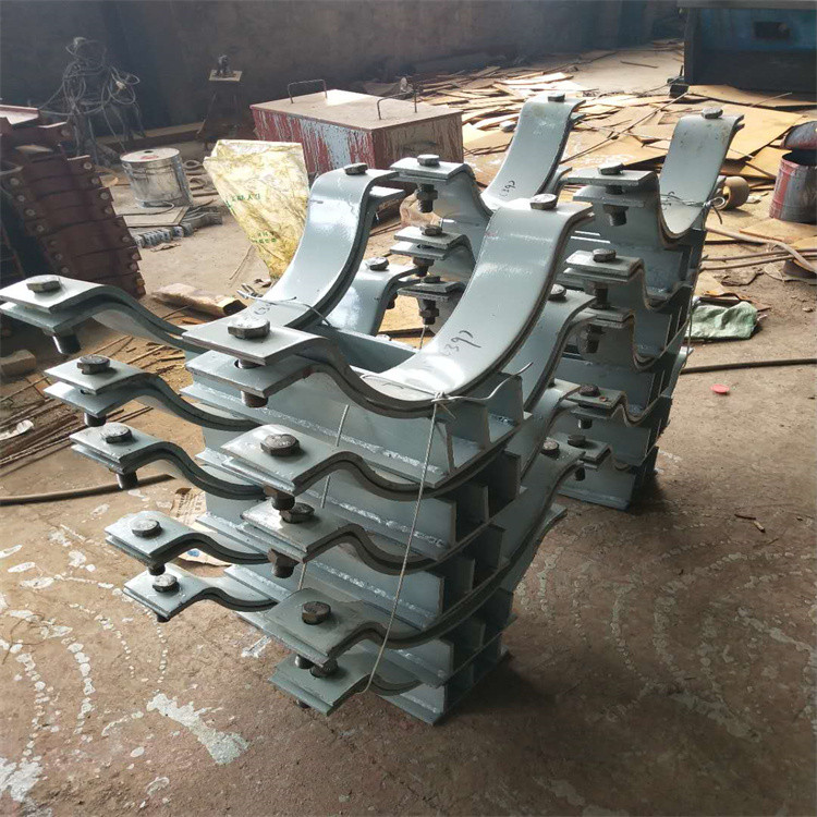 管夹横担 镀锌管夹实体厂家 河北广拓加工定制