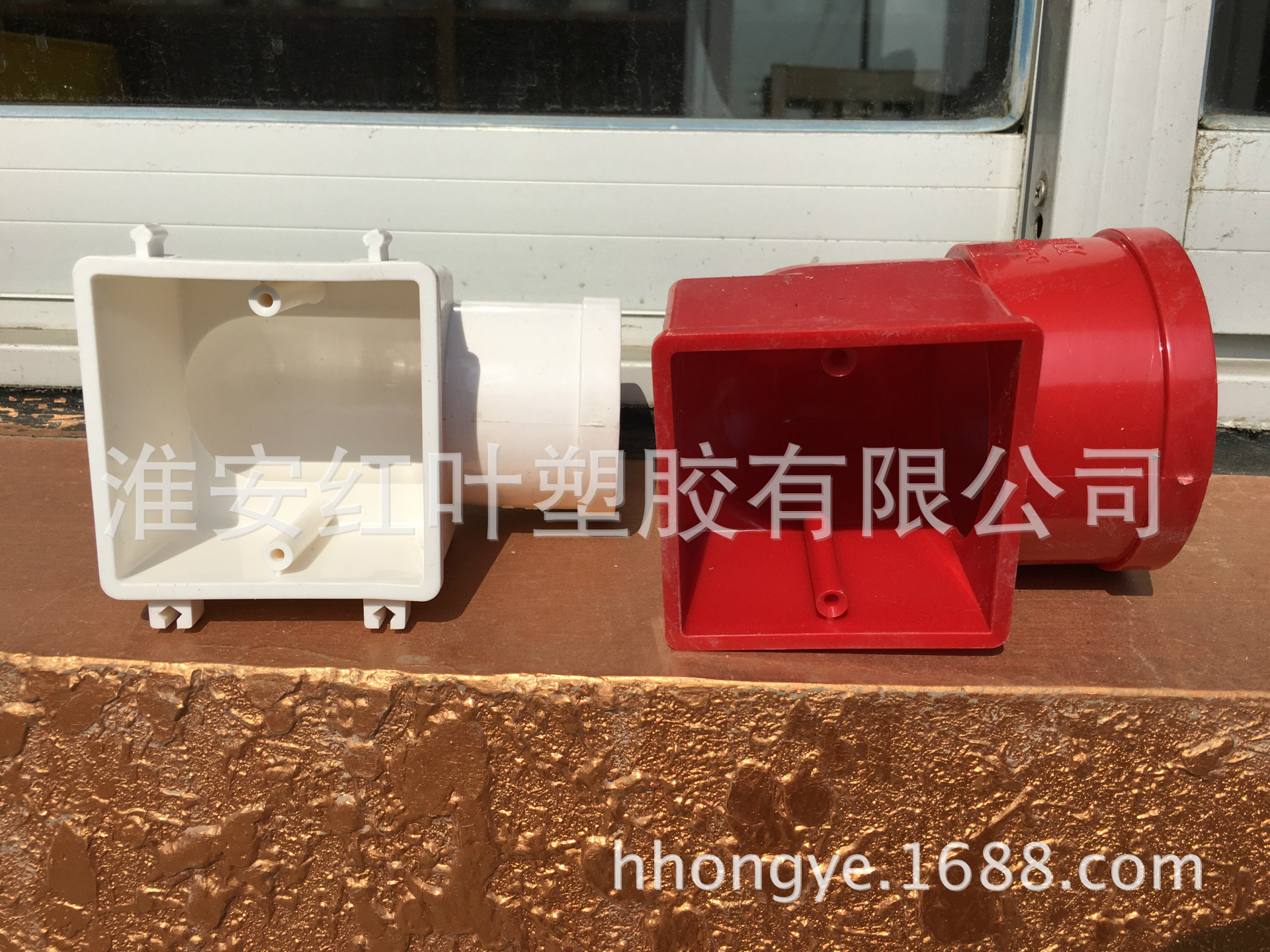 接线影音盒，彩色白色对比图