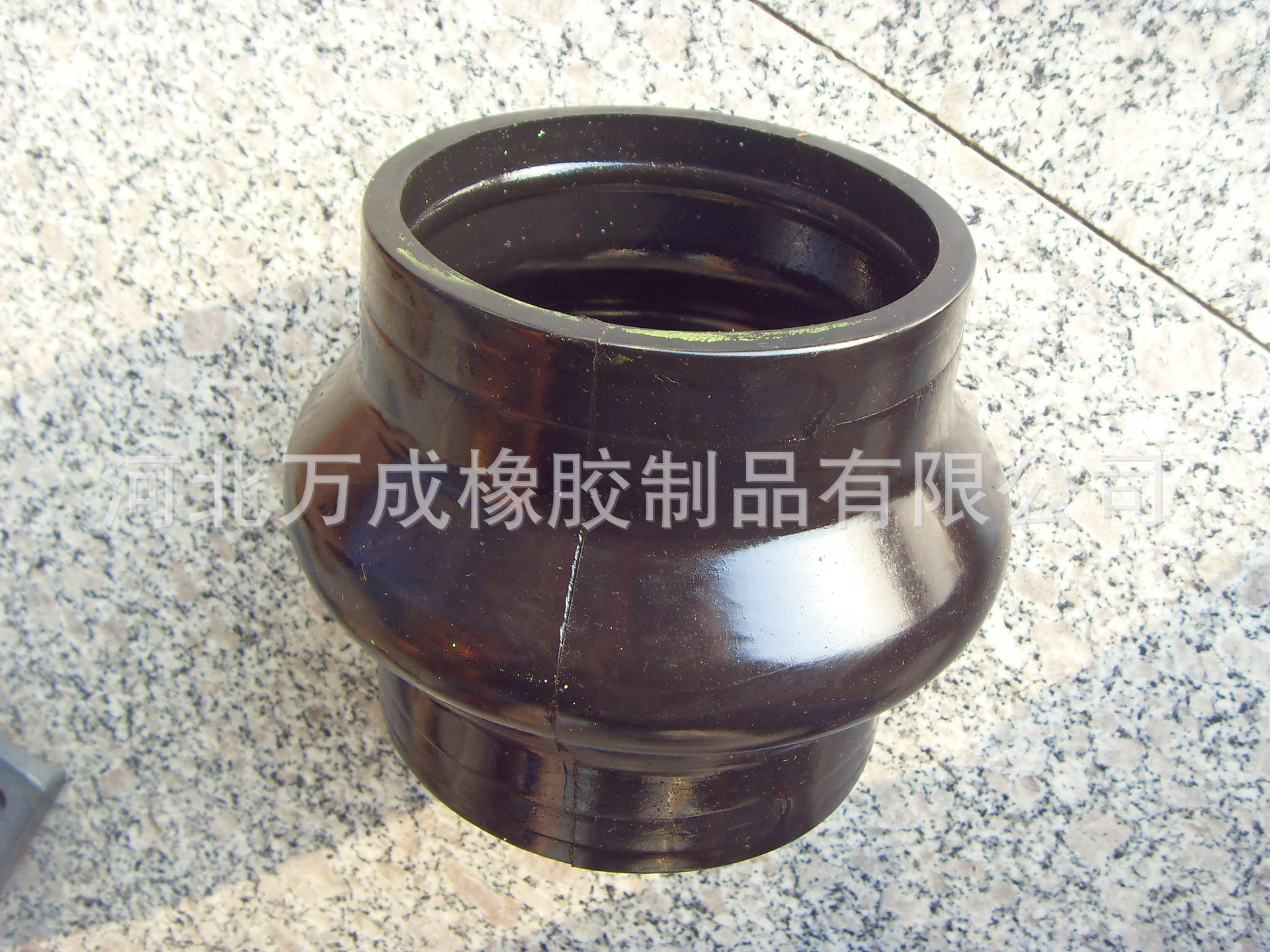 桥梁专用卡箍软连接