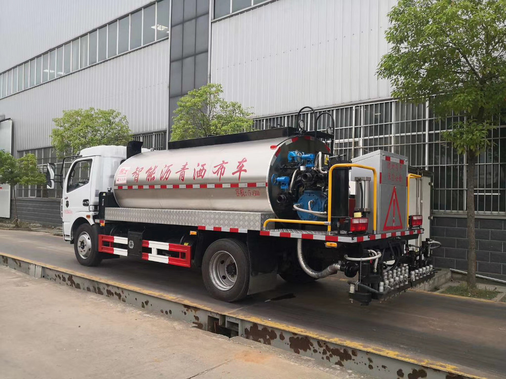 乳化沥青洒布罐喷嘴乳化沥青洒布车燃油式沥青洒布车