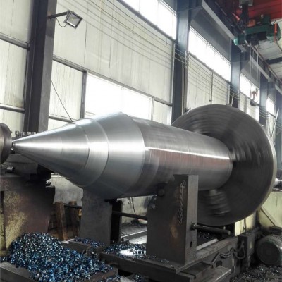 锻造模具破碎器轴锻打过程大厂材质