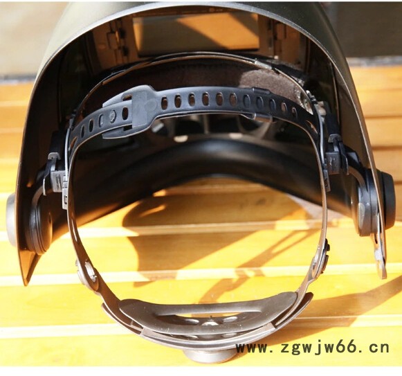 3M 9100V 自动变光焊接面罩 电焊面罩图3