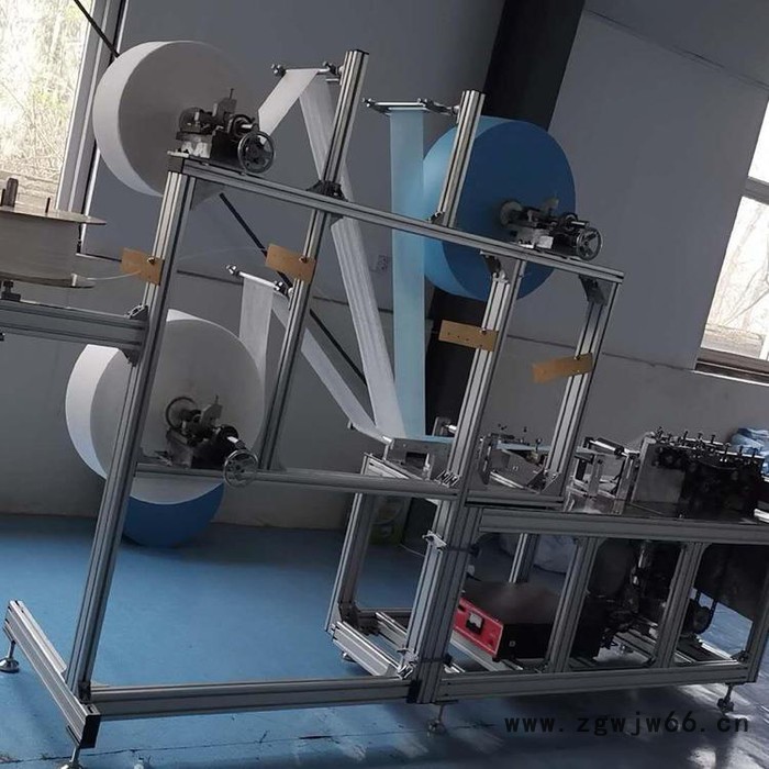 性价比高防雾霾 **滤片 竹炭**机 半自动平面口罩机图5