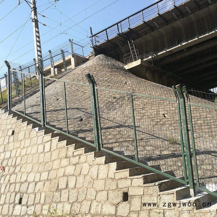 互兴【铁道隔离网】高速铁路沿线行人安全带框护栏网定做图4
