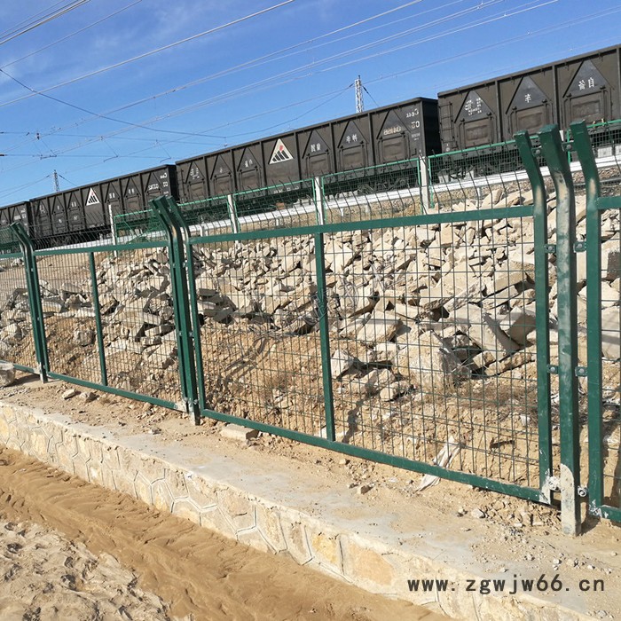 互兴【铁道隔离网】高速铁路沿线行人安全带框护栏网定做图3