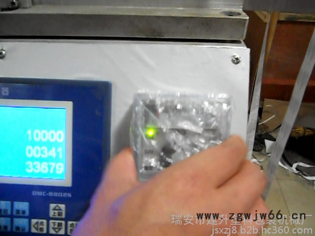 全自动织带切带机，安全带切带机，箱包带切带机