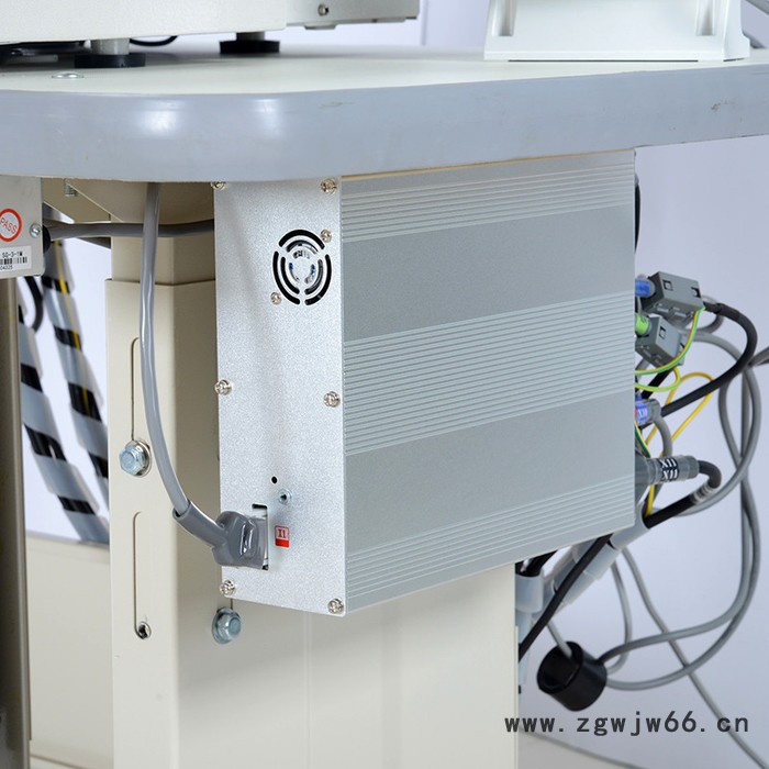 星驰牌2010G款全自动电脑车安全带硬织带宠物衣服电脑花样机图2