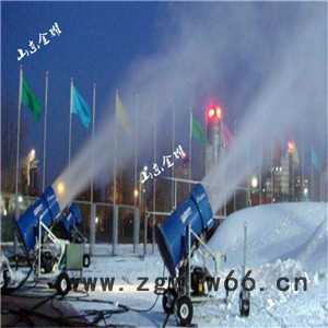 造雪作业时工作人员必须穿好防护工作服 大型造雪机 国产造雪机供应图3