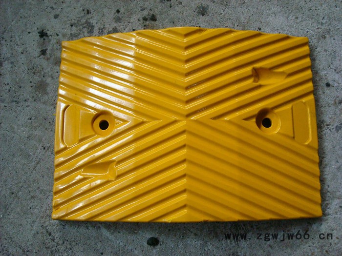 供应深圳鼎盛橡胶减速带，安全带，全国热卖图3