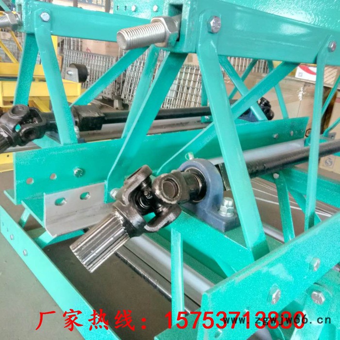 思拓瑞克三脚架框架式振动梁可拼接路面框架整平机路面提浆压实振捣梁混凝土振动梁汽油路面摊铺整平提浆机图6