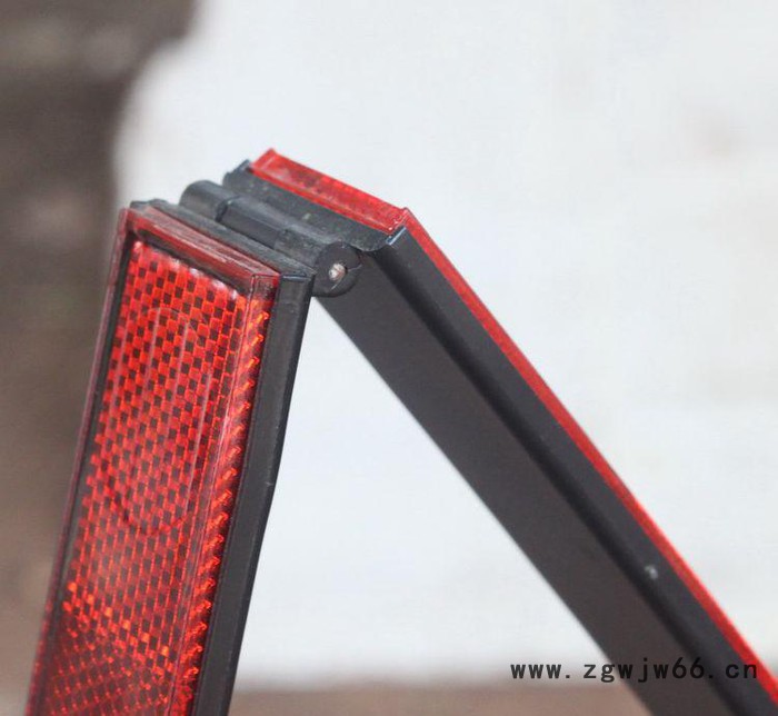 SZ-WT-F1汽车配套折叠反光三脚架图3