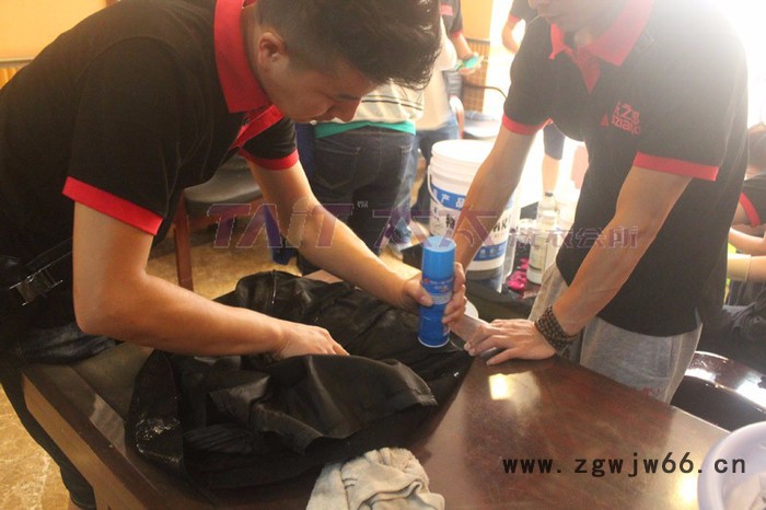 贵州/云南干洗加盟 绿洲干洗机价格 全封闭全自动四氯乙烯干洗机 工作服专业干洗机图4