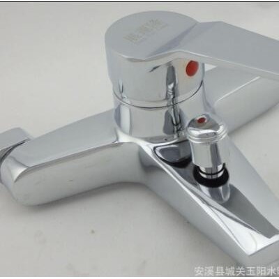 厂家直销 雅思防冻三联冷热混水浴缸龙头 展运隆卫浴 水暖洁具