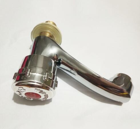 厂家批发直销 工程用铁96脸盆单冷水龙头 展运隆卫浴水暖洁具图2