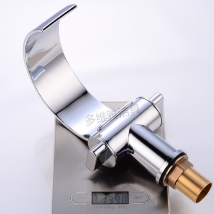 新款全铜宽嘴瀑布面盆水龙头 浴室高档洗脸盆冷热水水龙头图2