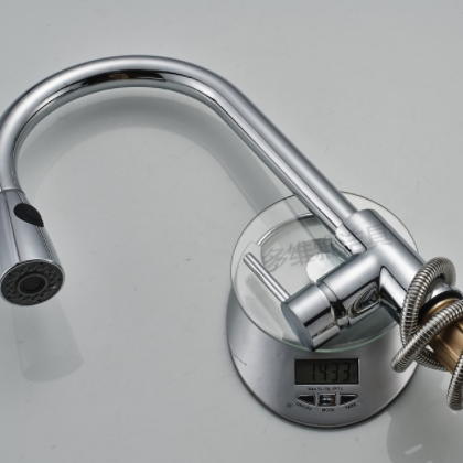 新款多功能旋转水槽混水龙头 全铜冷热菜盆龙头 抽拉厨房龙头图3