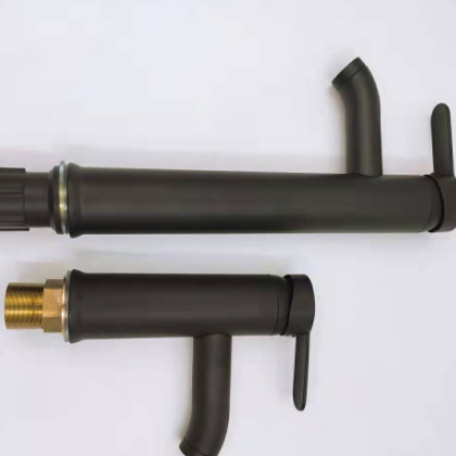 厂家直销 黑色哑光水龙头 不锈钢烤漆黑冷热单孔面盆台下盆水龙头图3