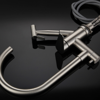 开平304不锈钢拉丝圆形机器人360度旋转喷枪冷热抽拉厨房水龙头图2