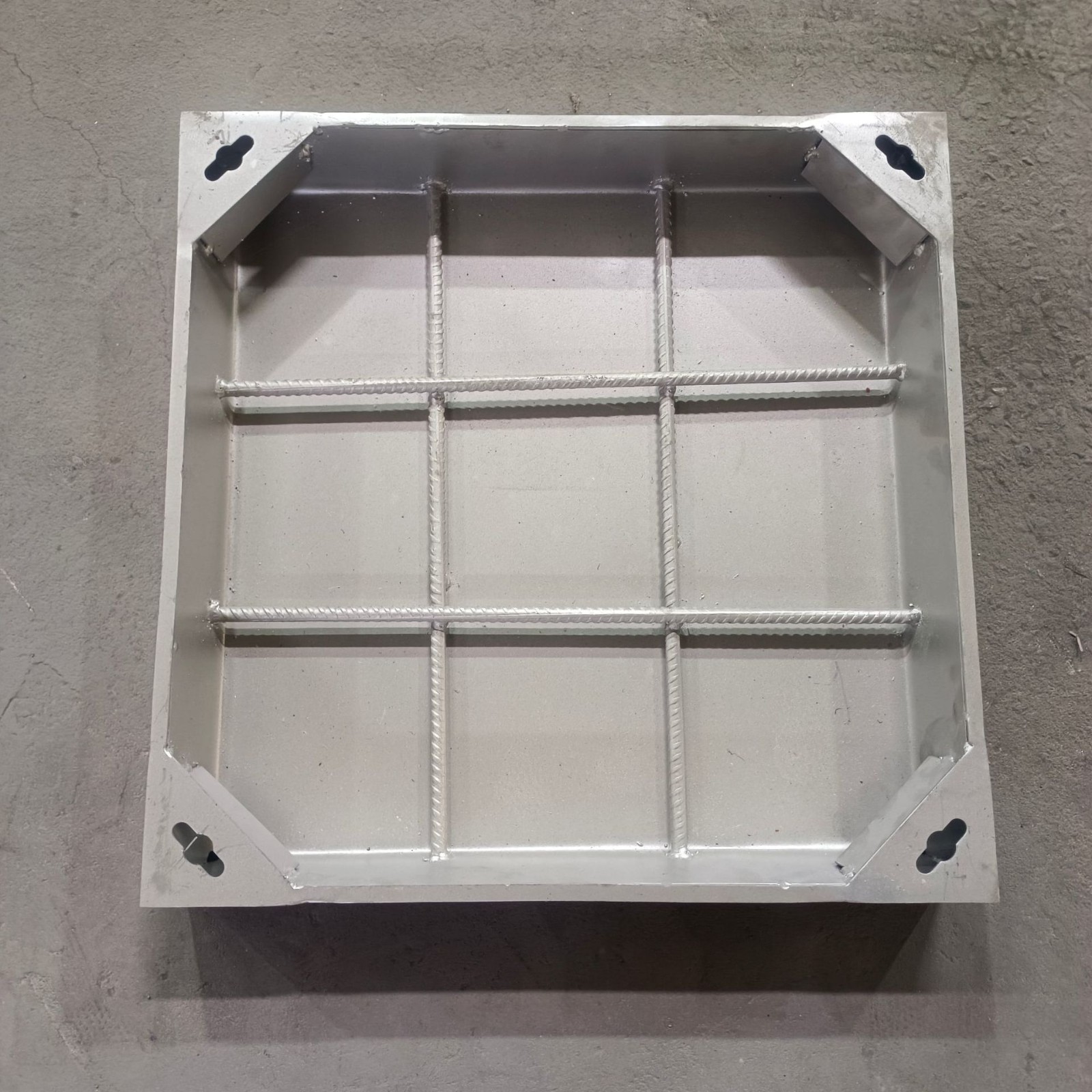 定制不锈钢隐形井盖下沉式方形电力装饰窨井盖批发不锈钢井盖厂家图2