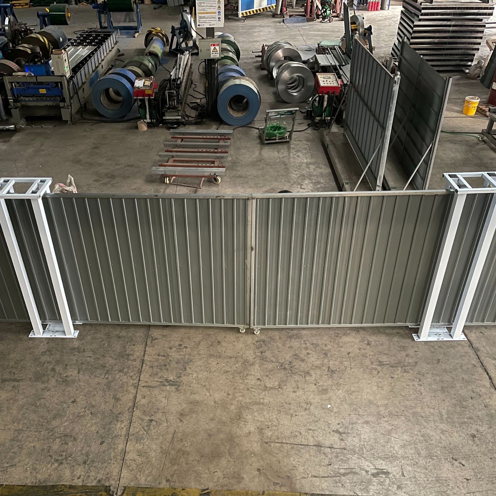 工程施工组装式防撞护栏重型围挡市政可隔离钢结构装配式重型围挡图3