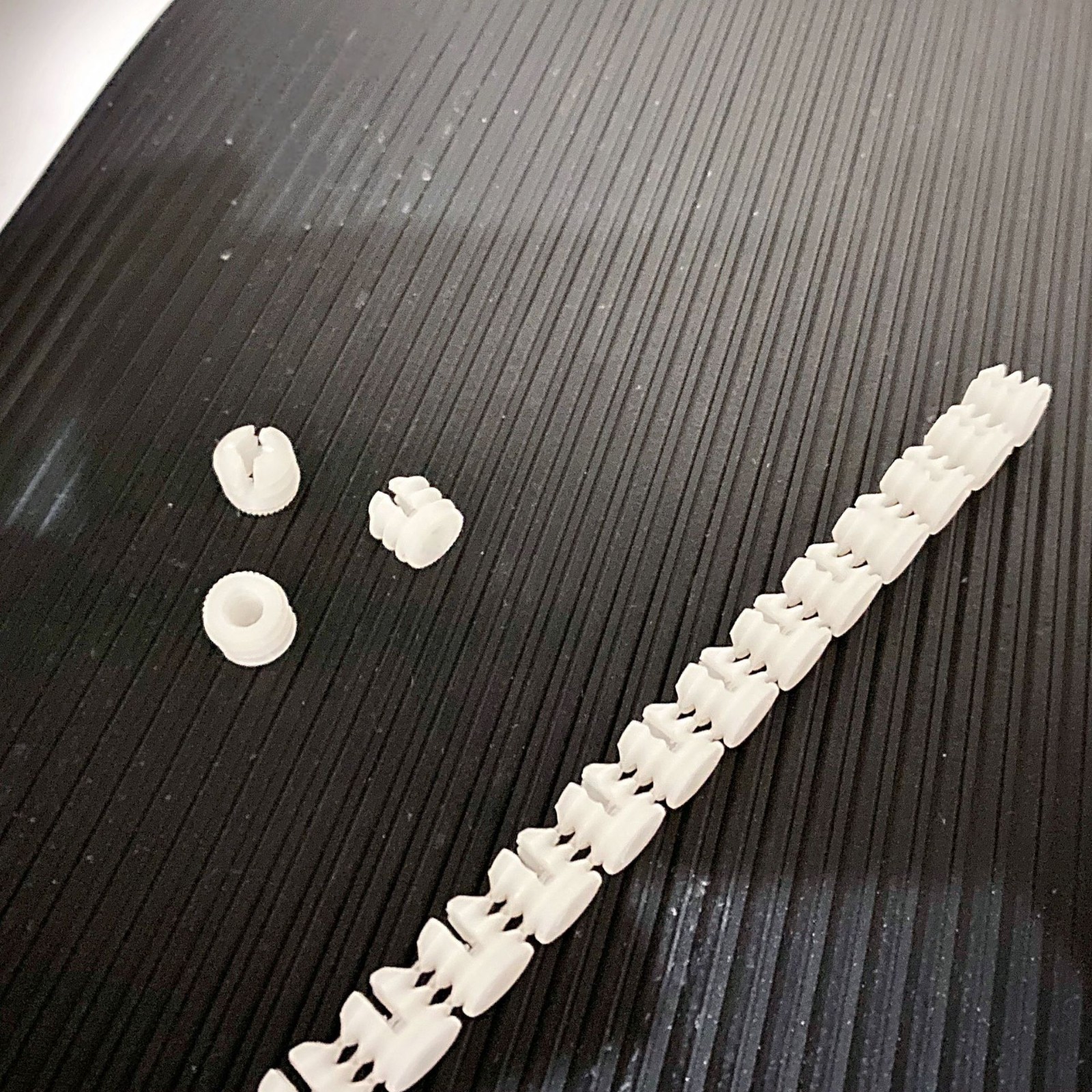 三合一塑料预埋螺母 批发家具配件 尼龙膨胀开口预埋螺母图3